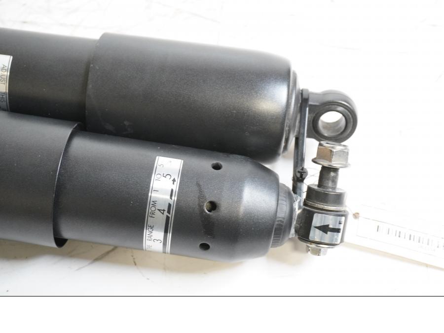 Höger sida på Stötdämpare från en Honda CTX 1300 -2014 motorcykel.