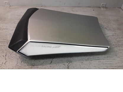 Framsidan på Kuts från en Yamaha YZF 1000 R1 -2003 motorcykel.