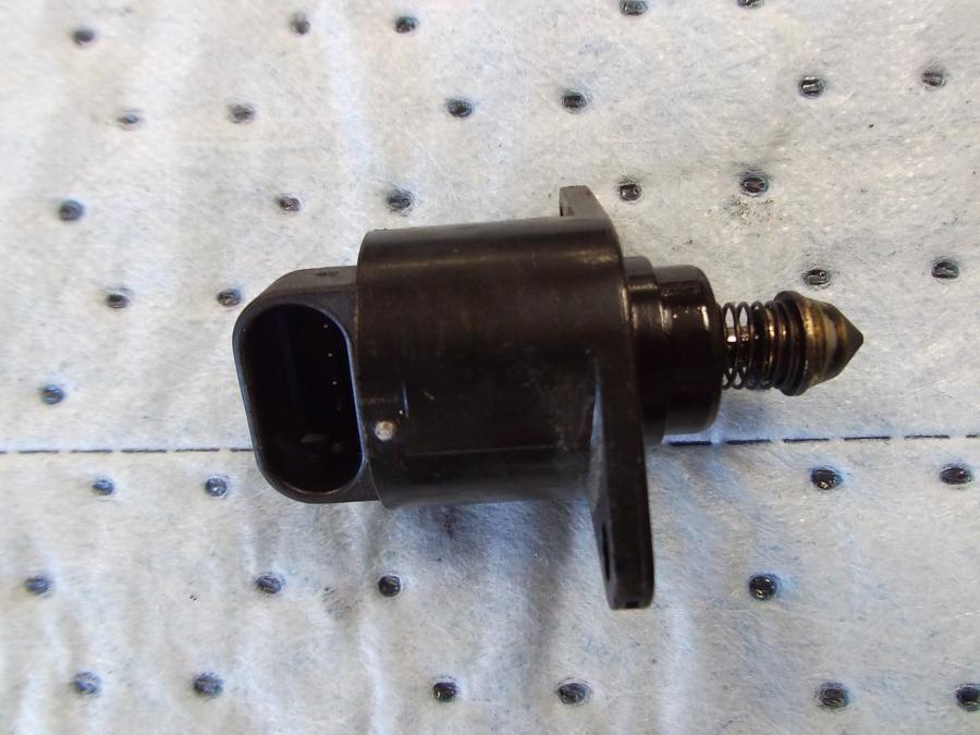 Framsidan på Spjällhus från en H-D Softail Deluxe / Nostalgia FLSTN -2011 motorcykel.