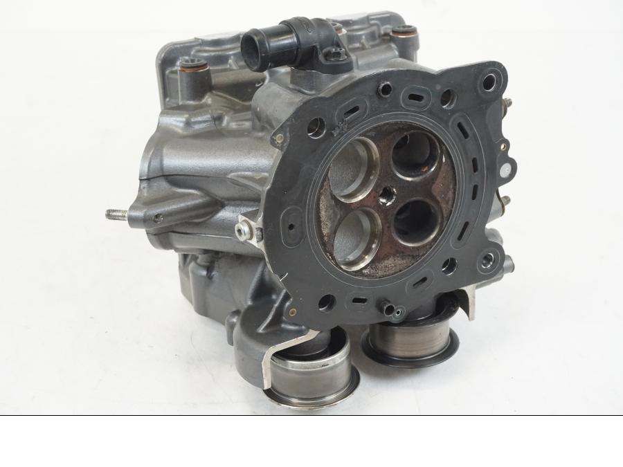 Extrabild6 på Topplock från en Ducati Hyperstrada -2013 motorcykel.