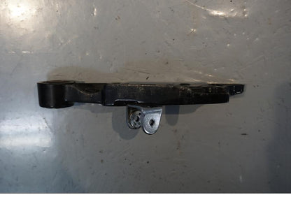 Höger sida på Fotpinnefäste från en Yamaha V-MAX 1200 -2001 motorcykel.