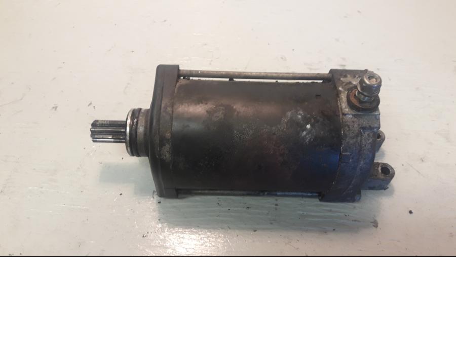 Framsidan på Startmotor från en BMW F 800 GS -2009 motorcykel.