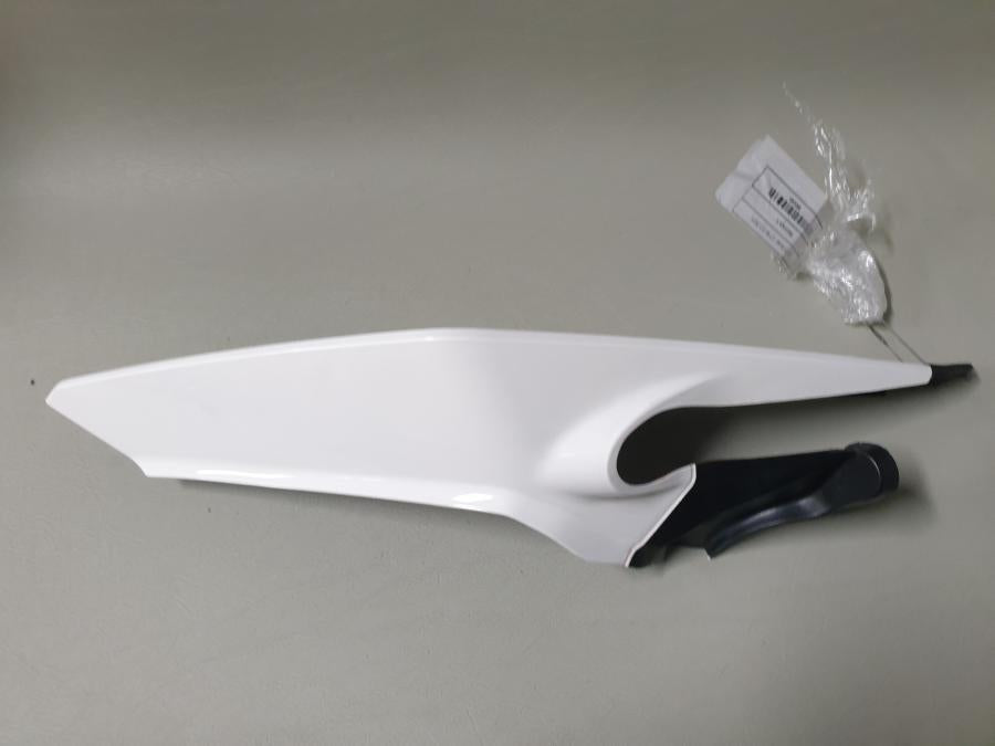 Framsidan på Bakvinge från en KTM 125 Duke -2017 motorcykel.