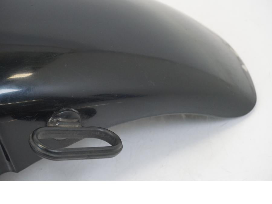 Vänster sida på Framskärm från en Honda CB 750 -2002 motorcykel.