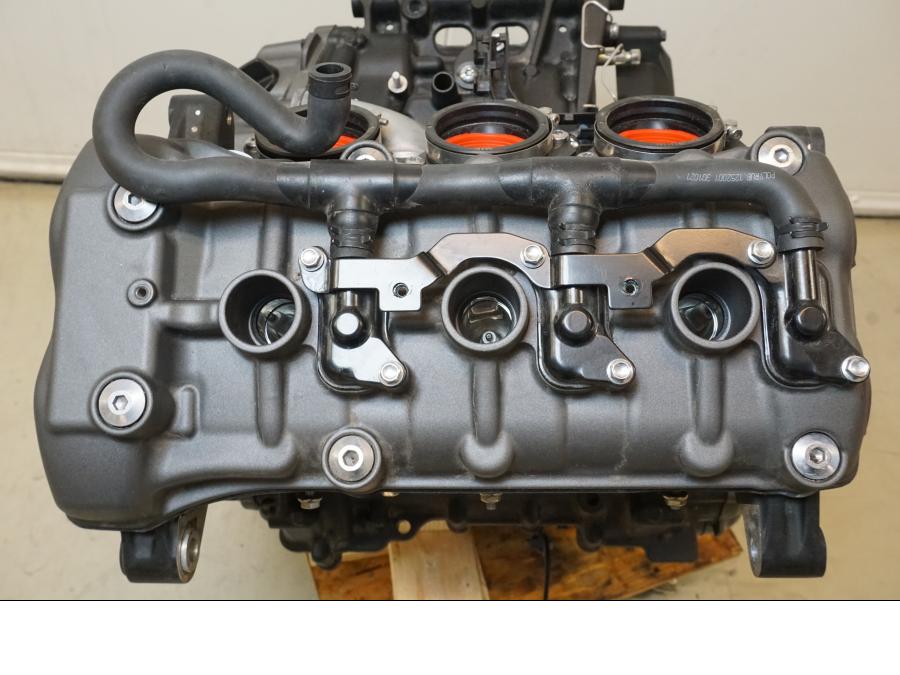 Snett uppifrån på Motor från en Triumph Speed Triple -2021 motorcykel.