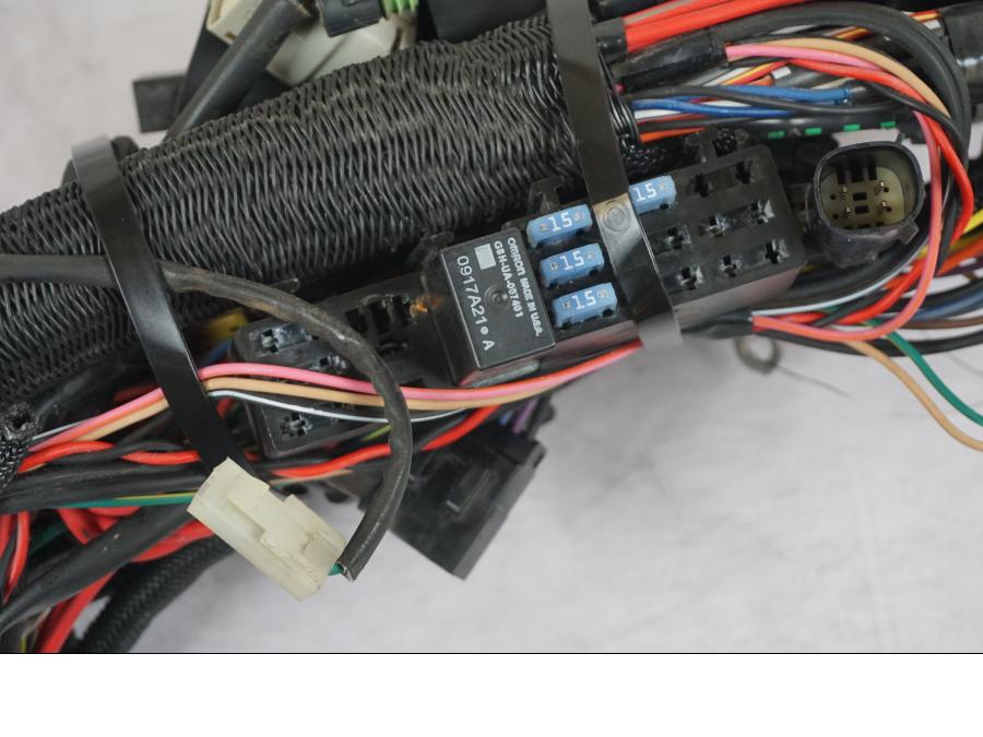 Baksidan på Kabelstam från en H-D Sportster 883 XL -2007 motorcykel.