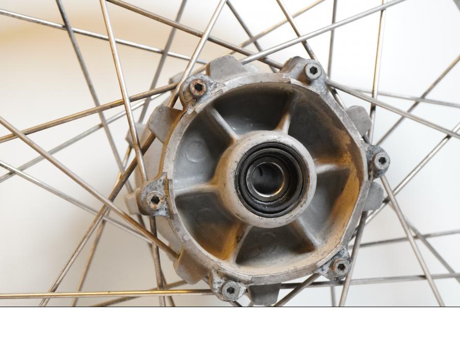 Extrabild2 på Fälg från en BMW F 650 -1999 motorcykel.