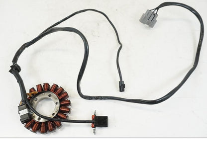 Framsidan på Generator från en Triumph Speed Triple -2021 motorcykel.