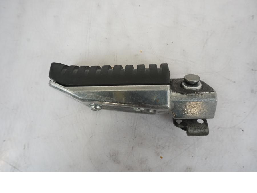 Snett uppifrån på Fotpinne från en Kawasaki ER-6N -2012 motorcykel.