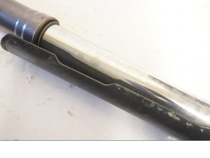 Höger sida på Gaffelben från en KTM 640 SM -2003 motorcykel.