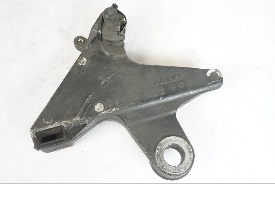 Framsidan på Bromsoksfäste från en Honda CBR 1000 F -1999 motorcykel.