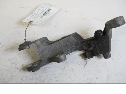 Framsidan på Bromsoksfäste från en Honda CBR 1100 XX -1999 motorcykel.