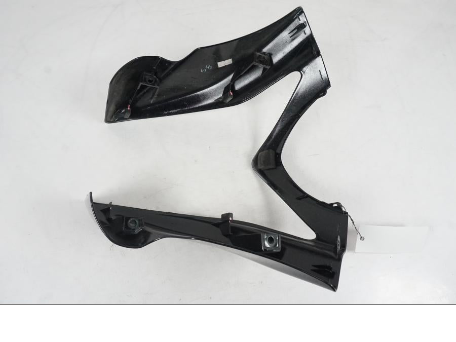 Snett uppifrån på Toppkåpa från en Kawasaki ER-6N ABS -2010 motorcykel.