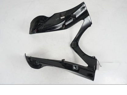 Snett uppifrån på Toppkåpa från en Kawasaki ER-6N ABS -2010 motorcykel.