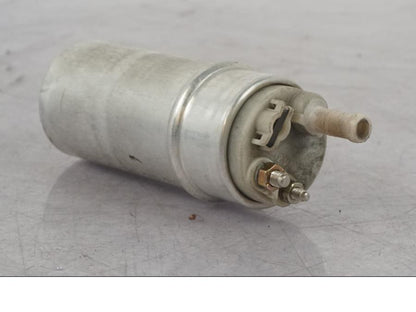 Baksidan på Bensinpump insprut från en BMW R 1100 GS -1998 motorcykel.