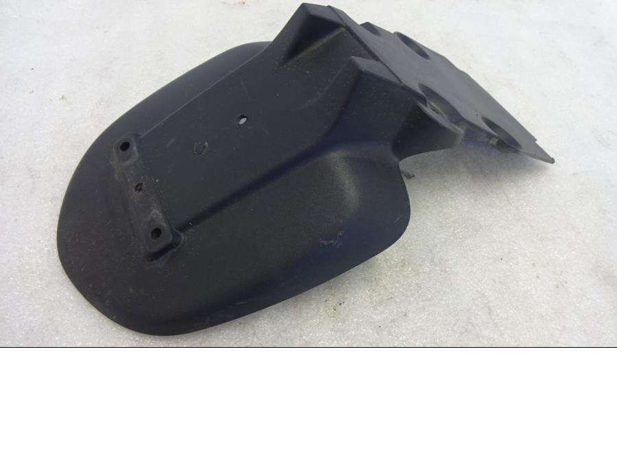 Baksidan på Stänkskydd från en Ducati Monster 800 -2005 motorcykel.