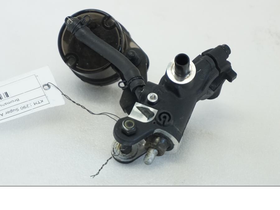 Höger sida på Bromshuvudcylinder från en KTM 1290 Super Adventure R -2021 motorcykel.