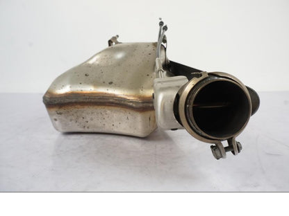 Vänster sida på Mellanburk från en KTM 1290 Super Duke -2019 motorcykel.