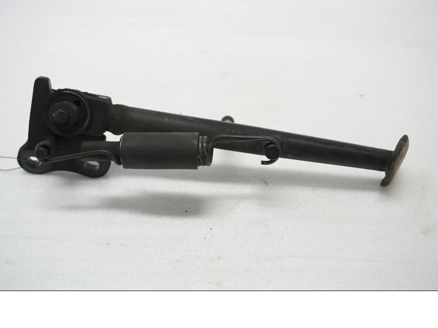 Baksidan på Sidostöd från en Honda CBR 900 RR -1998 motorcykel.