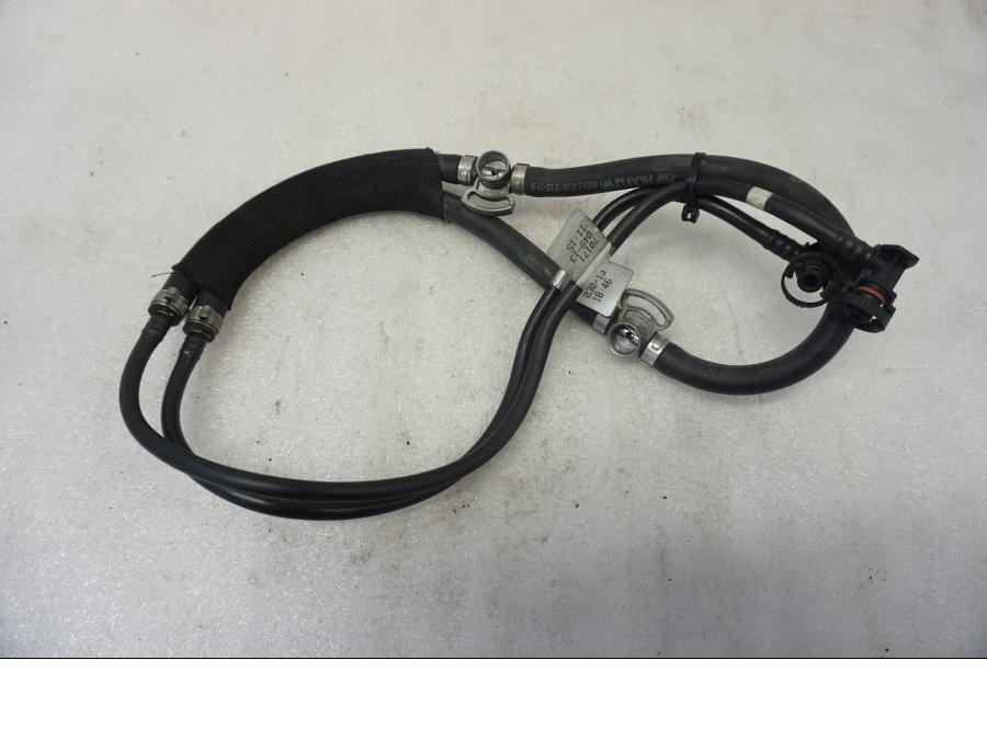 Framsidan på Fuel Rail från en Ducati Monster 796 -2013 motorcykel.