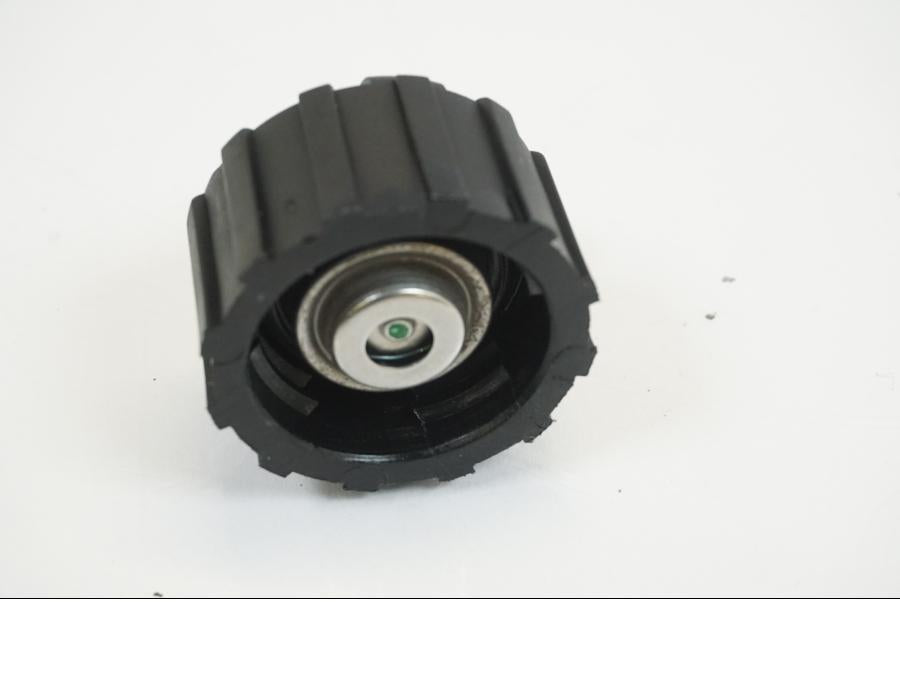 Höger sida på Vattenkyllock från en KTM 1190 Adventure -2013 motorcykel.