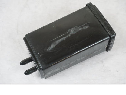 Snett uppifrån på Fuel Evap System från en Kawasaki Z 900 -2019 motorcykel.