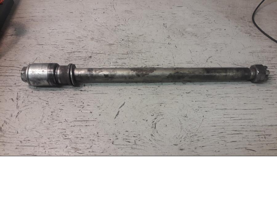 Framsidan på Axel från en Kawasaki VN 900 -2007 motorcykel.