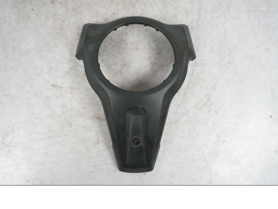 Framsidan på Tanklocksplast från en BMW S 1000 XR -2019 motorcykel.