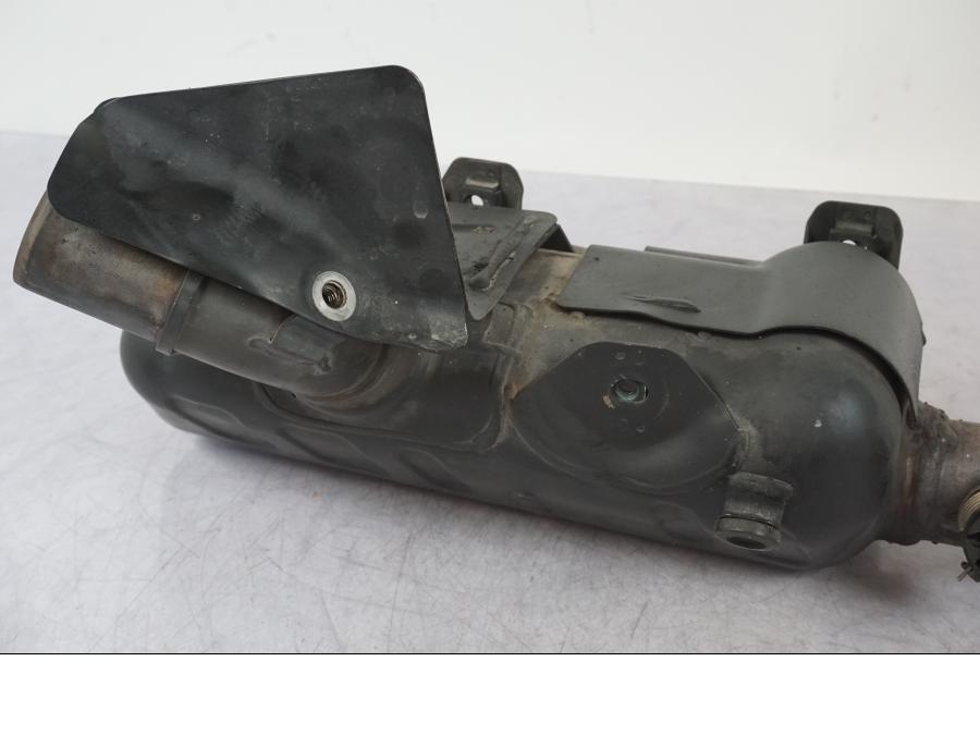 Snett nerifrån på Grenrör från en Suzuki GSX-R 750 -2009 motorcykel.