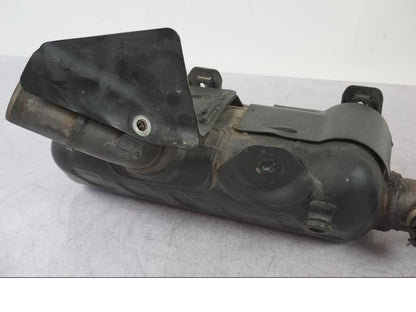 Snett nerifrån på Grenrör från en Suzuki GSX-R 750 -2009 motorcykel.