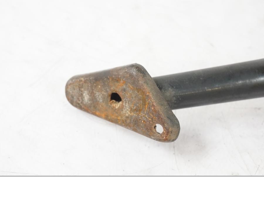 Snett uppifrån på Sidostöd från en Suzuki GSX-R 750 -2007 motorcykel.