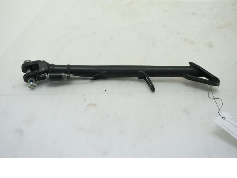 Framsidan på Sidostöd från en Ducati Multistrada 1158 V4 -2021 motorcykel.