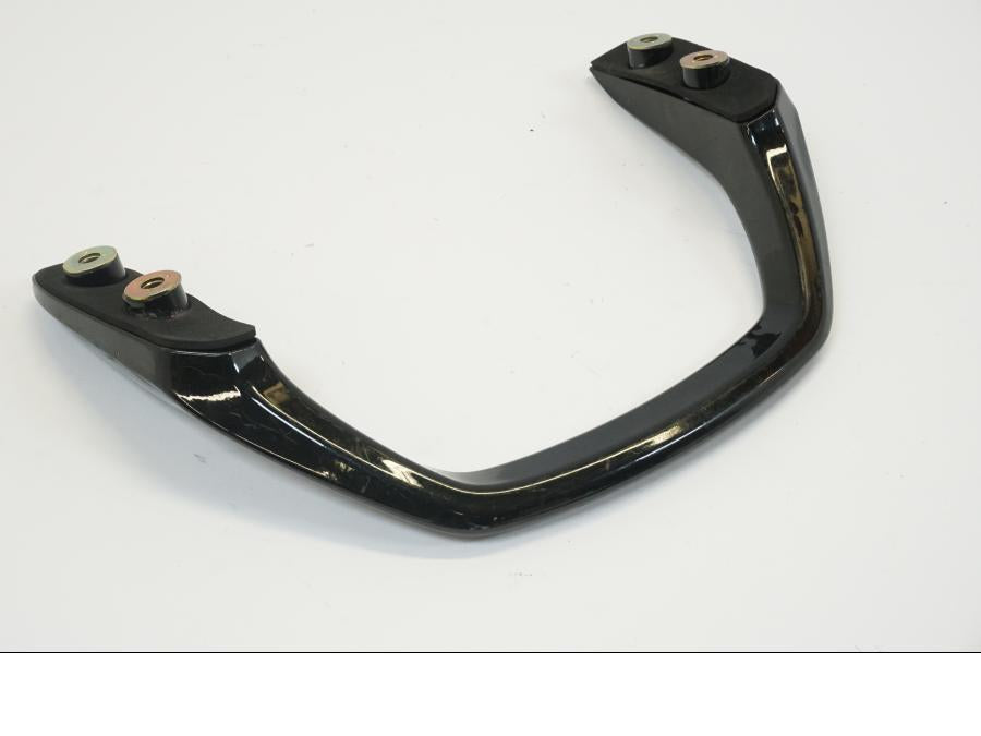 Extrabild1 på Passagerarhandtag från en Yamaha FZ-S 600 -2001 motorcykel.