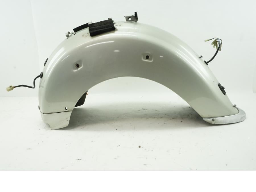 Framsidan på Bakskärm från en Yamaha XVZ 13TD -1999 motorcykel.