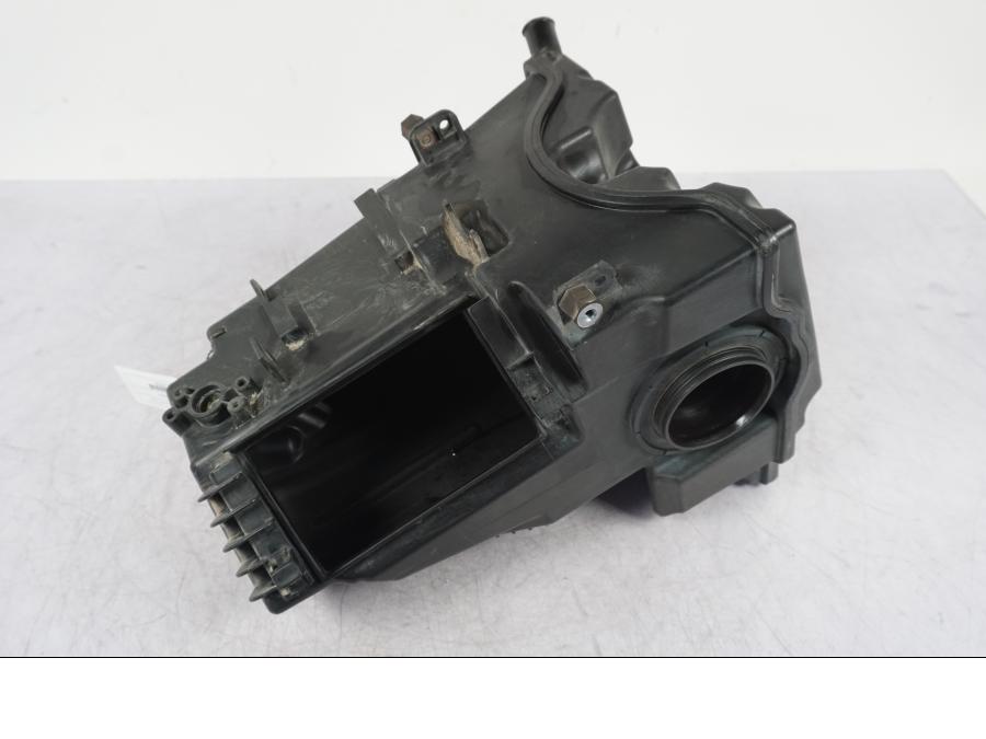 Framsidan på Luftburk från en BMW R 1200 GS -2005 motorcykel.