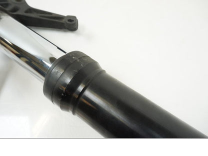 Extrabild2 på Gaffelben från en Yamaha YZF 1000 R1 -2002 motorcykel.