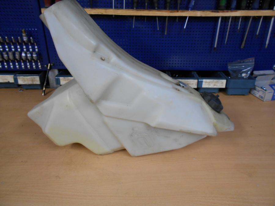 Framsidan på Bensintank från en Gasgas CG 250 -2013 motorcykel.