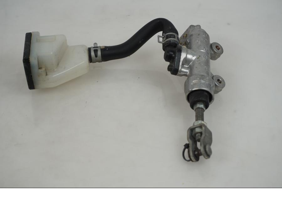 Baksidan på Bromshuvudcylinder från en Suzuki GSX-R 600 -2004 motorcykel.