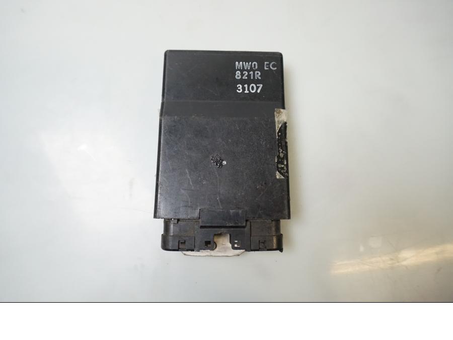 Framsidan på CDI / ECU från en Honda CBR 900 RR -1996 motorcykel.