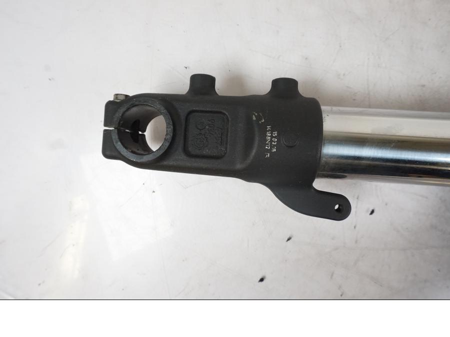 Höger sida på Gaffelben från en KTM 690 SMCR -2016 motorcykel.