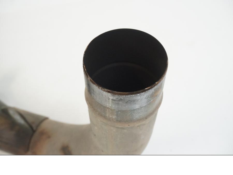 Höger sida på Grenrör från en Yamaha YZF 1000 R1 -2006 motorcykel.