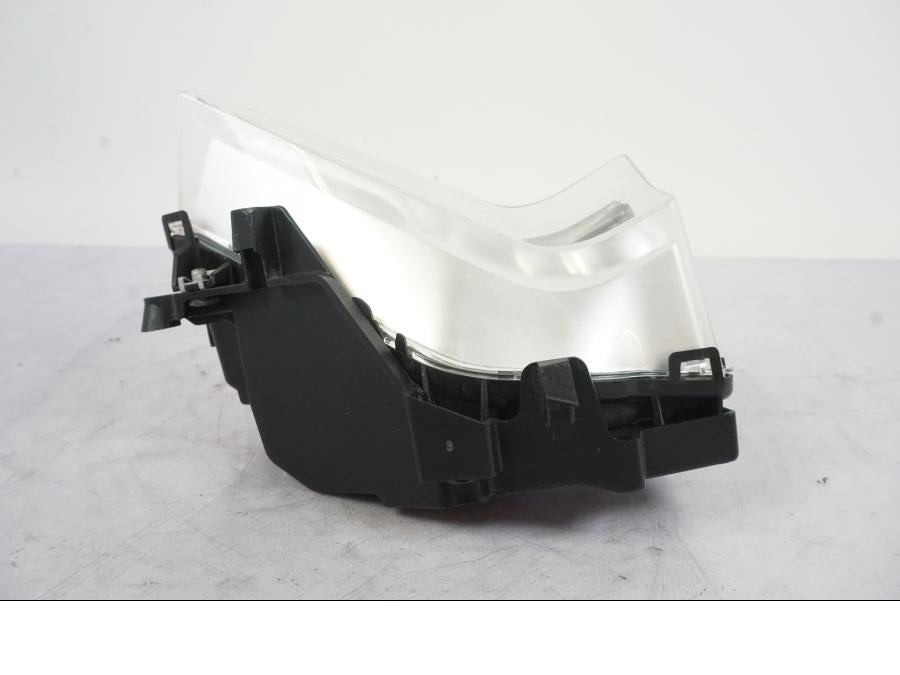 Vänster sida på Strålkastare från en KTM 1290 Super Duke -2019 motorcykel.