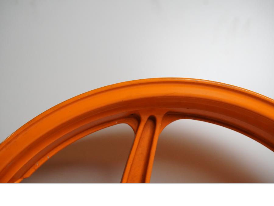 Extrabild1 på Fälg från en Honda CBR 125 R -2011 motorcykel.