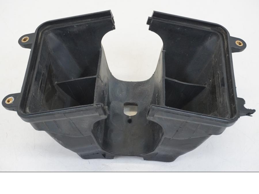 Extrabild4 på Luftintag från en Ducati Streetfighter V4 -2020 motorcykel.