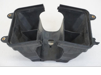 Extrabild4 på Luftintag från en Ducati Streetfighter V4 -2020 motorcykel.