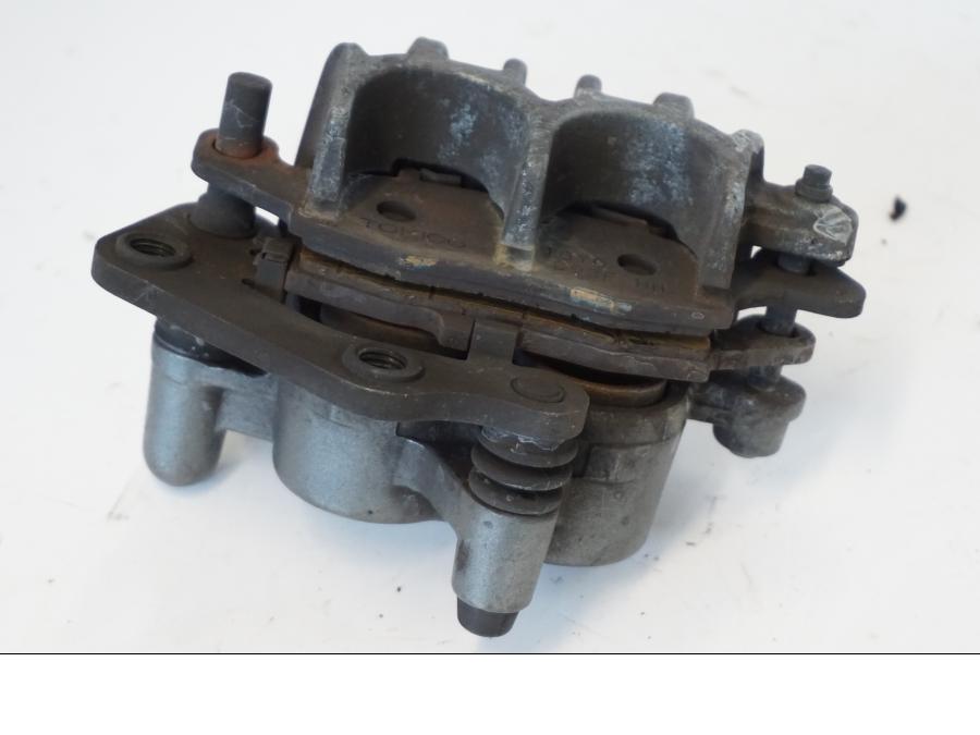 Snett nerifrån på Bromsok från en Kawasaki ZR-7 -2001 motorcykel.