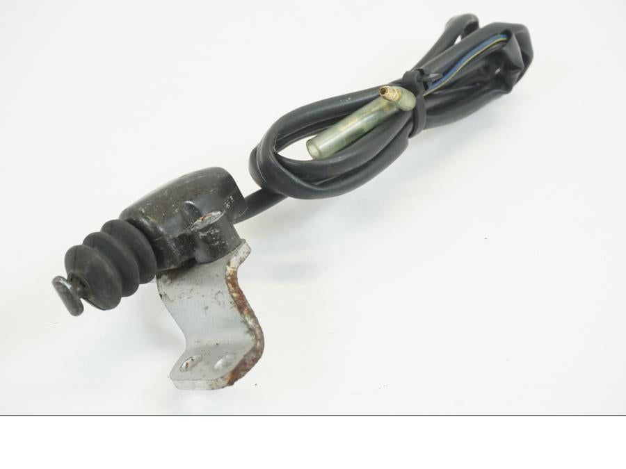 Framsidan på Sidostödsbrytare från en Yamaha FZR 1000 -1991 motorcykel.