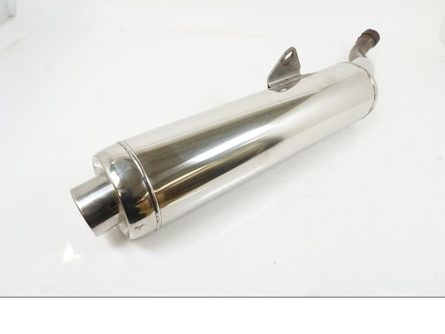 Baksidan på Ljuddämpare från en Yamaha BT 1100 -2003 motorcykel.