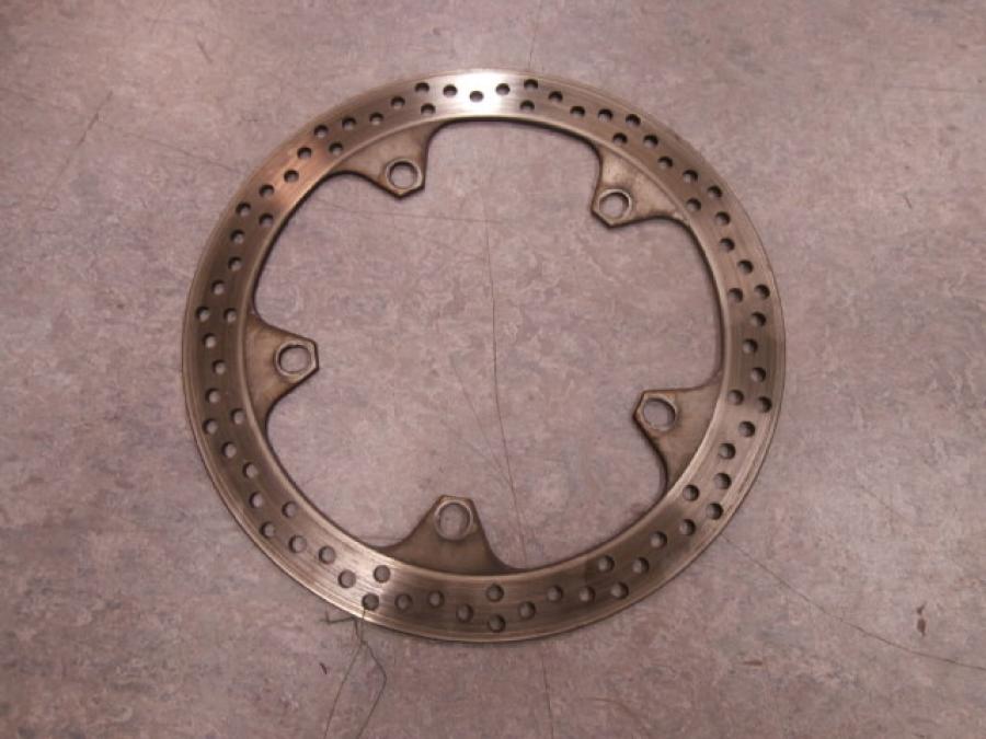 Framsidan på Bromsskiva från en BMW R 1200 R -2007 motorcykel.