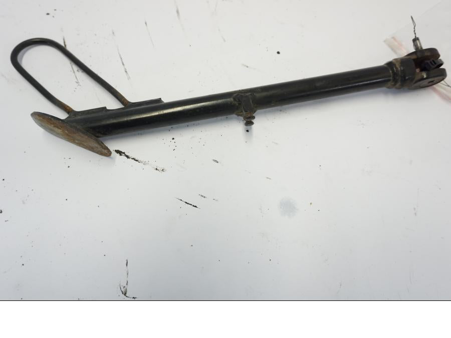 Snett uppifrån på Sidostöd från en BMW G 650 GS -2011 motorcykel.